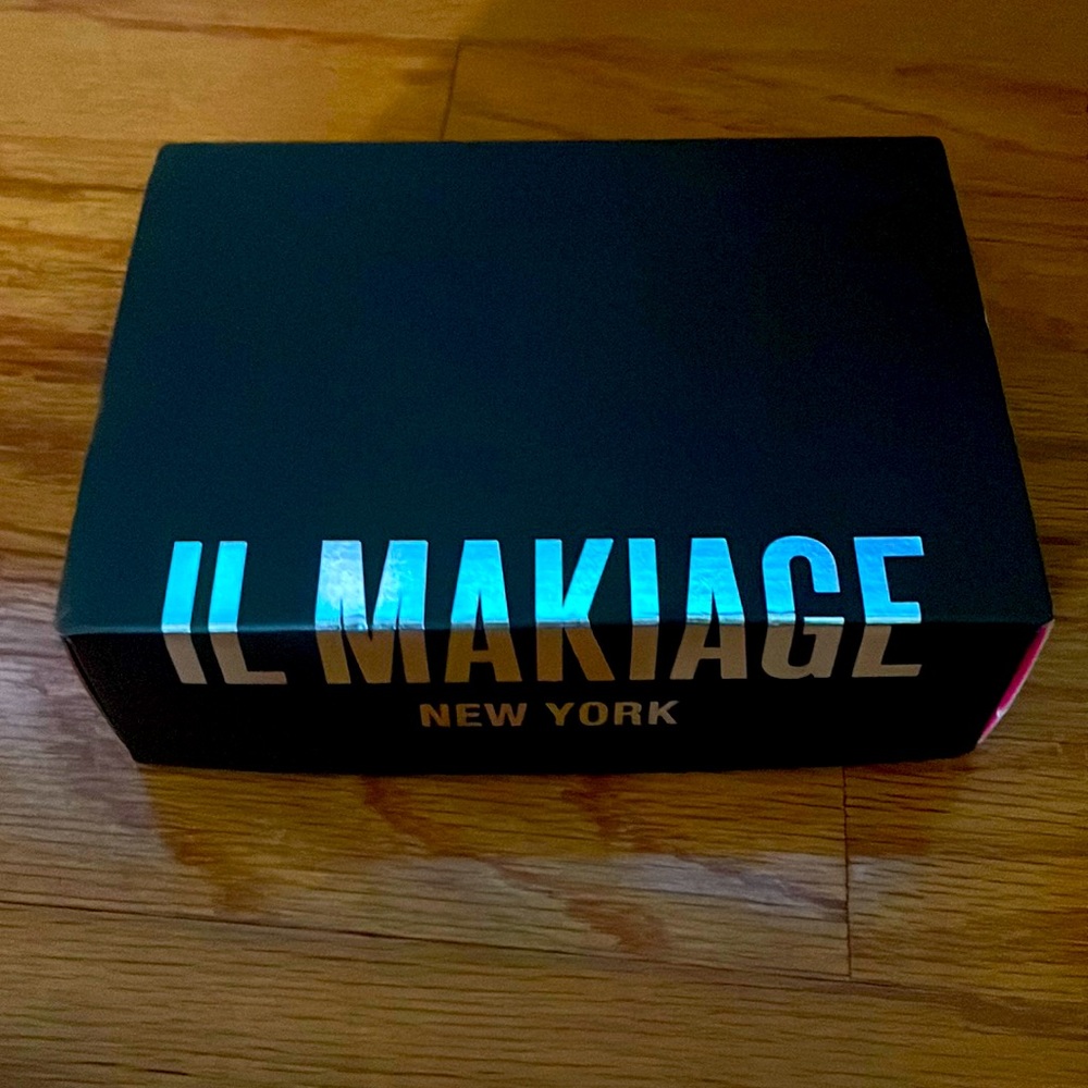 IL Makiage make woke up like this foundation